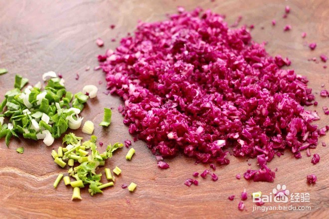 红椰菜扇贝饺子的做法