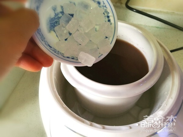 祛湿排毒的薏米红豆粥