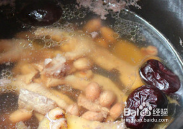 眉豆花生煲鸡爪的攻略