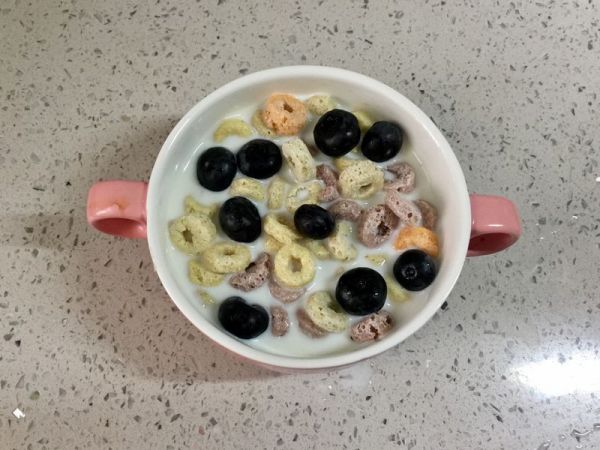 什锦牛奶谷物圈