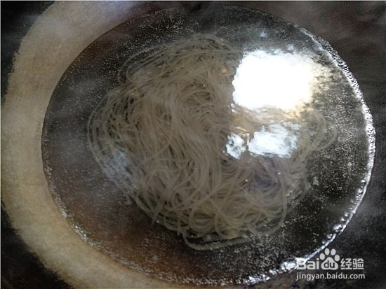 非常好吃的酸辣粉的做法