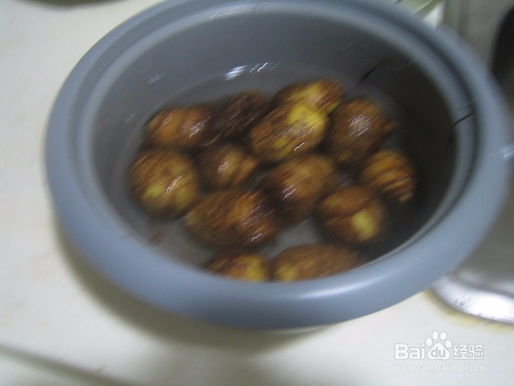 老年人怎样用电饭煲煮芋头