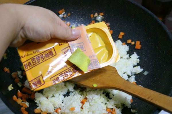 咖喱虾仁蛋炒饭