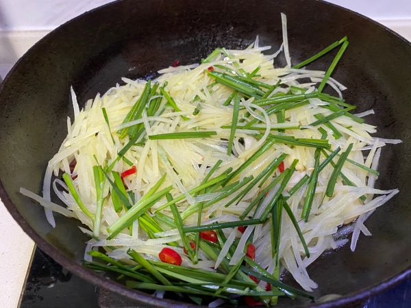 小米油渣土豆丝