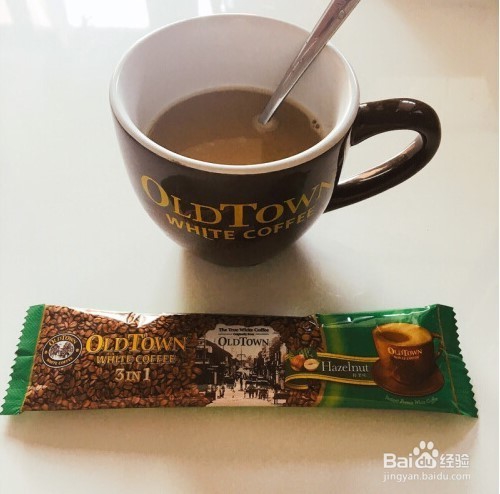 如何用三合一速溶咖啡制作雪顶咖啡