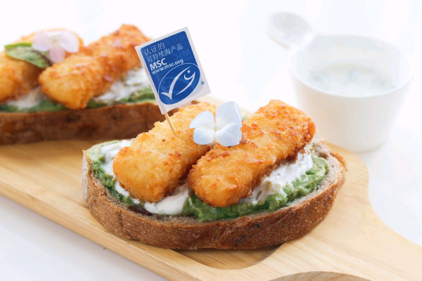 酸奶酱狭鳕鱼三明治