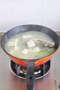 鲫鱼豆腐汤的做法