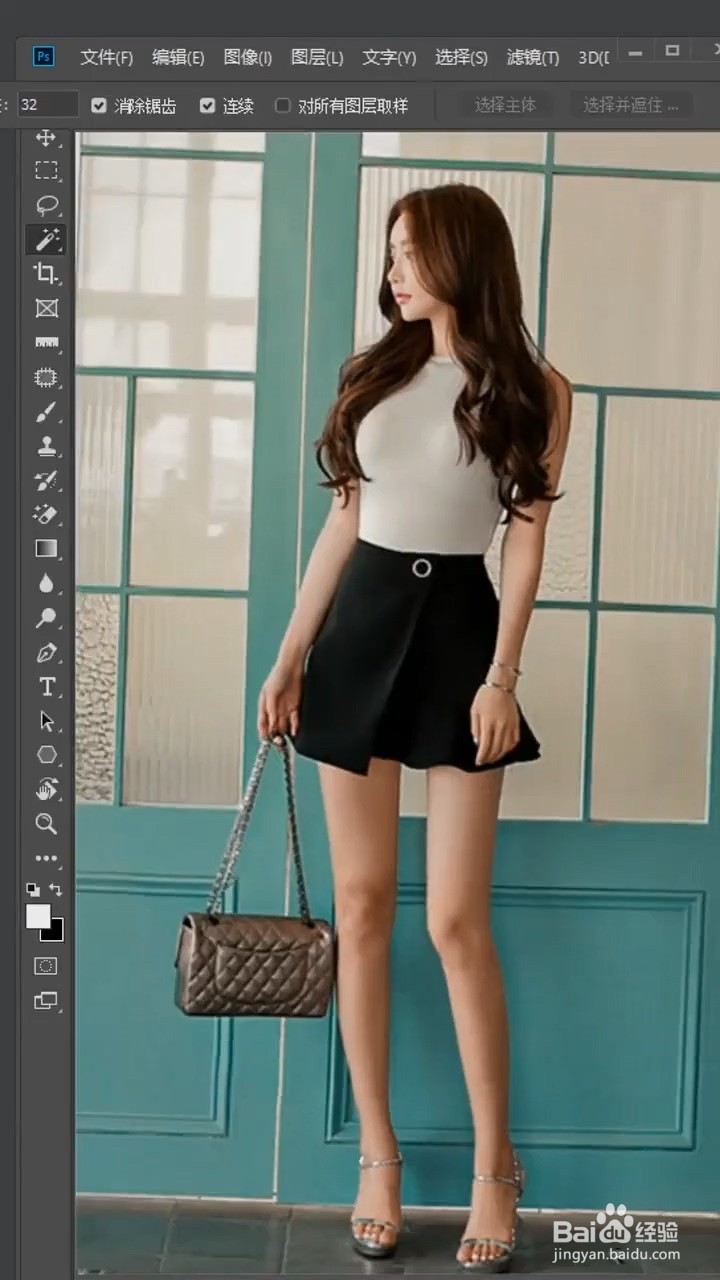 PS中如何扶正照片？