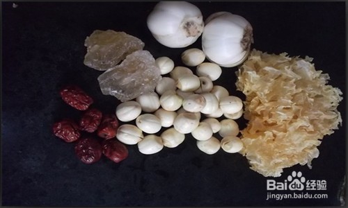 红糖搭配什么好吃？红枣莲子银耳汤怎么做？