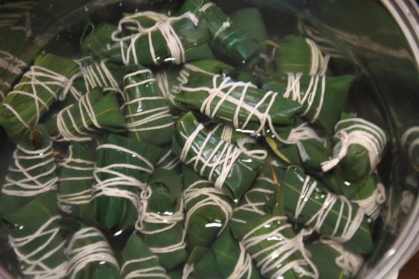 碧根果赤小豆红米粽子