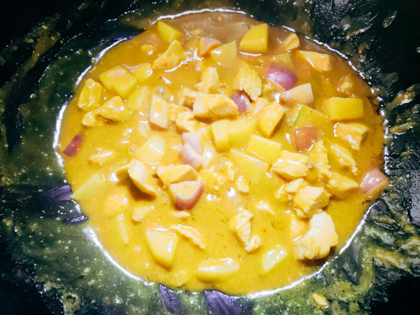 味美咖喱鸡块盖浇饭