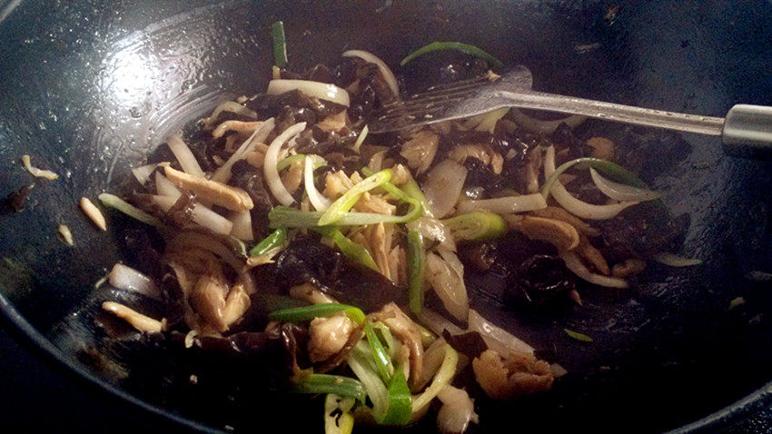 爱吃肉的你一定喜欢的拌炒香鸡丝!