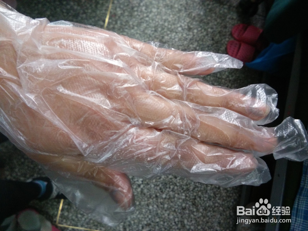 怎样做手膜让手美白嫩滑？