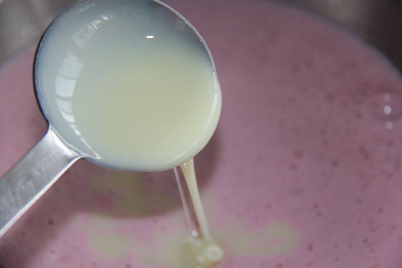 教你快速学会制作炼乳草莓布丁