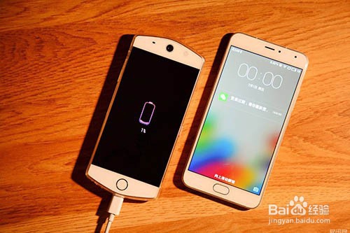 充电时先插手机还是先插电源？