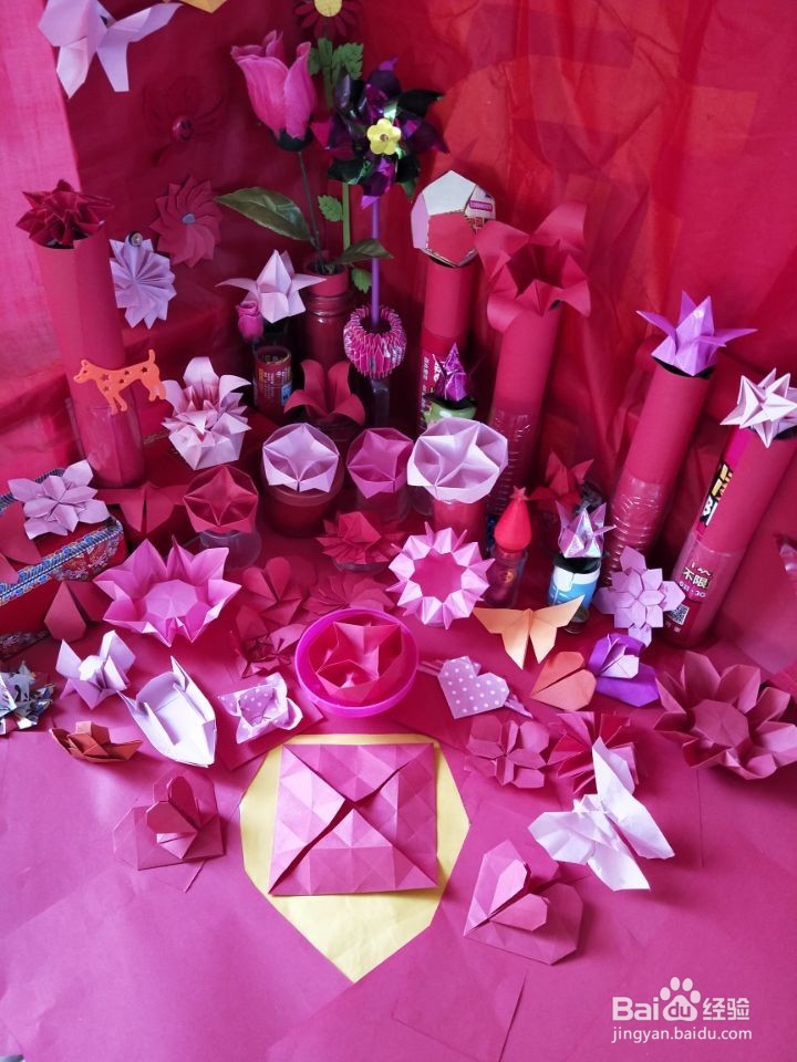 工艺美术馆：圆形多格彩盒。