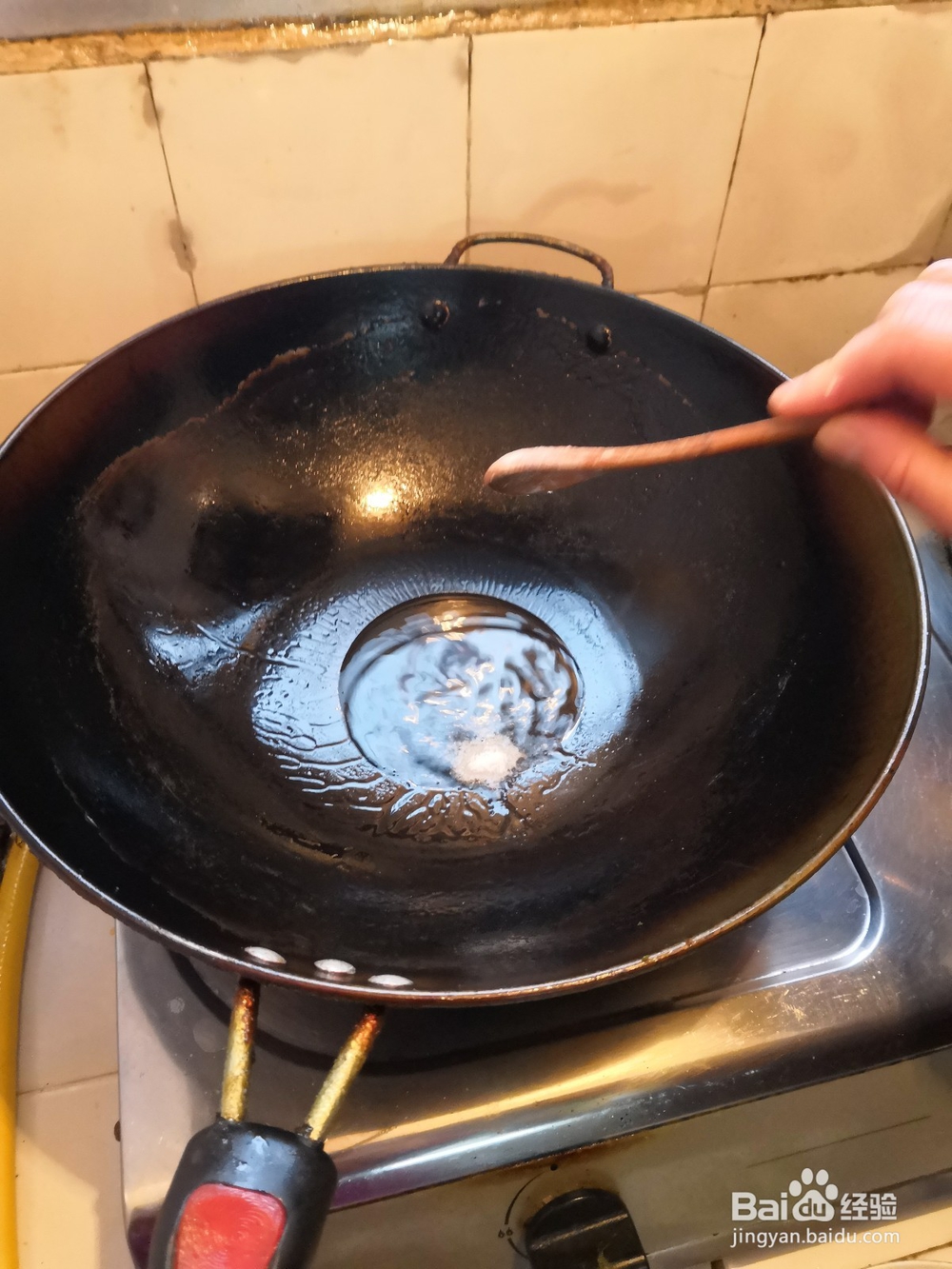 蒜苗香肠的做法