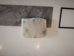 食补佳品腊肉豌豆糯米盒子的做法