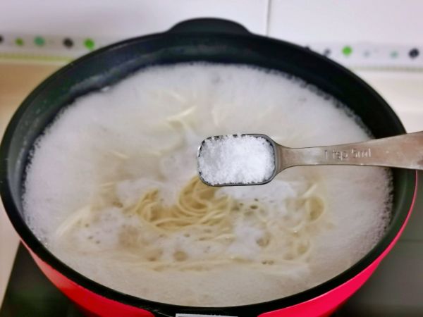 干贝酸辣凉拌面