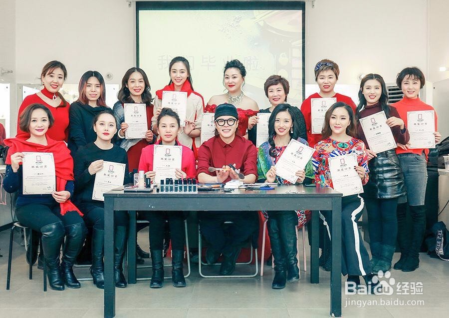 女生第一次开始学化妆要怎么做