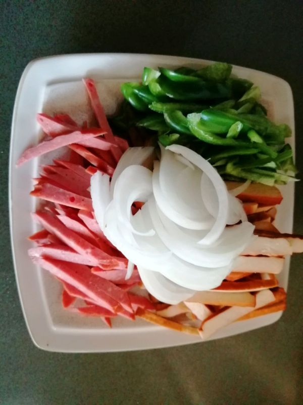 香肠香干炒青椒