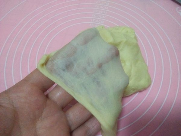 玫瑰花酸奶面包