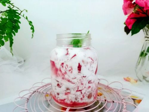 玫瑰葡萄冻撞奶