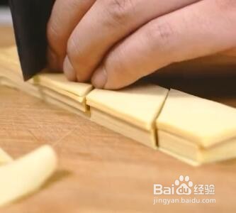 如何做尖椒干豆腐？