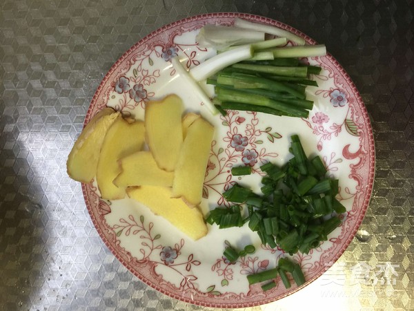 媲美餐馆 十三香小龙虾