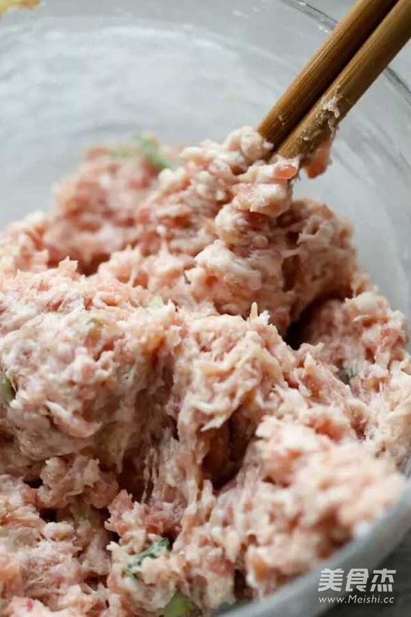 甜酸猪肉丸的做法