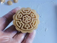 广式莲蓉月饼的做法