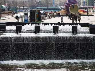 清溪川广场旅游攻略