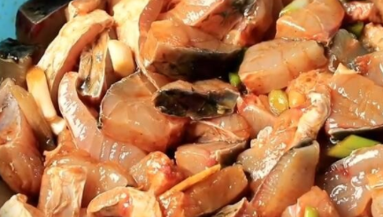 草鱼别再红烧了，教你秘制做法