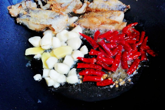 红烧带鱼的做法