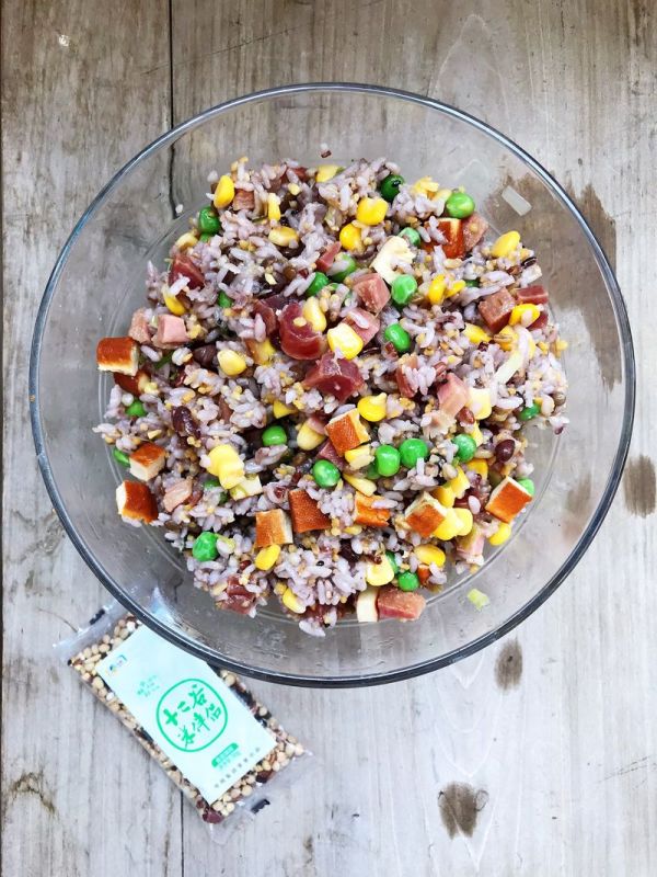 咸蛋火腿腊肉粽