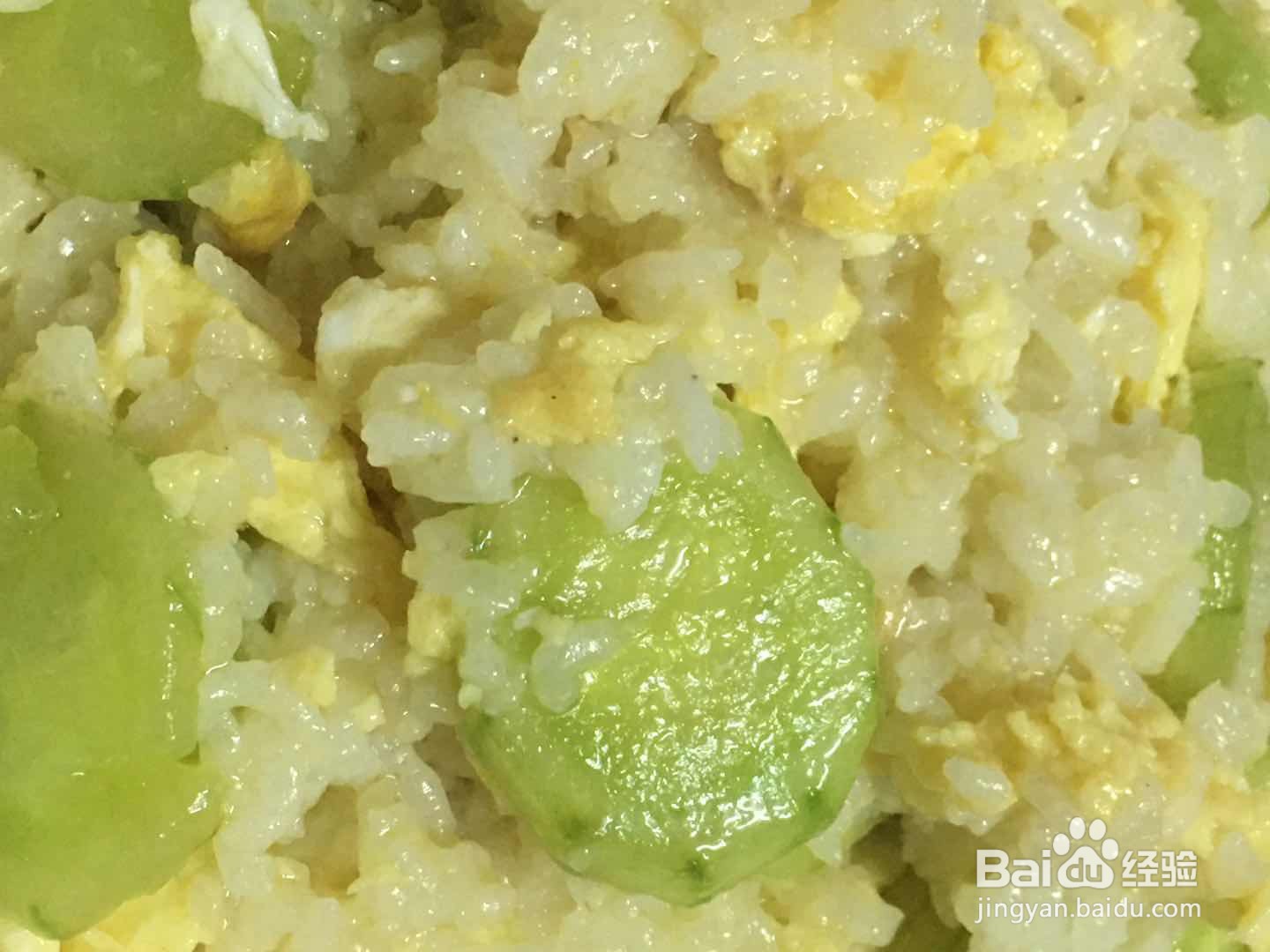 黄瓜鸡蛋炒米饭的做法