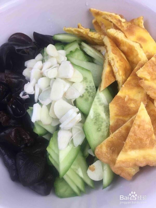 最好吃的做法凉拌木耳黄瓜