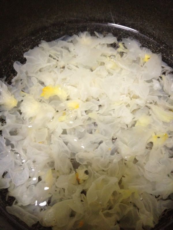 银耳雪梨红枣汤水