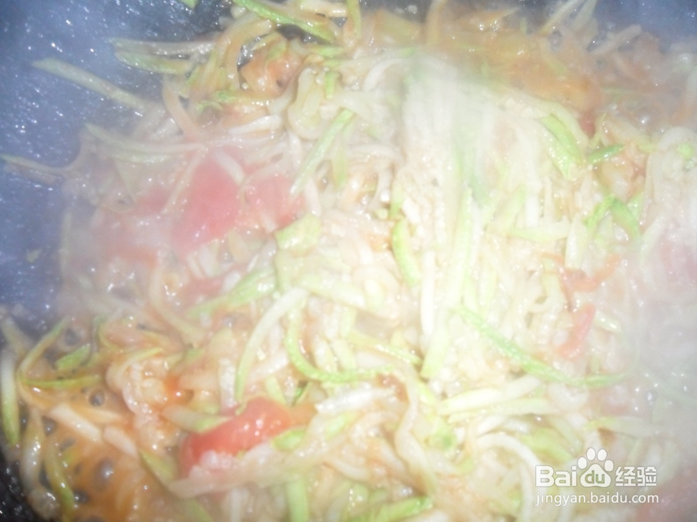 家常饭菜随意做——醋溜西葫芦丝