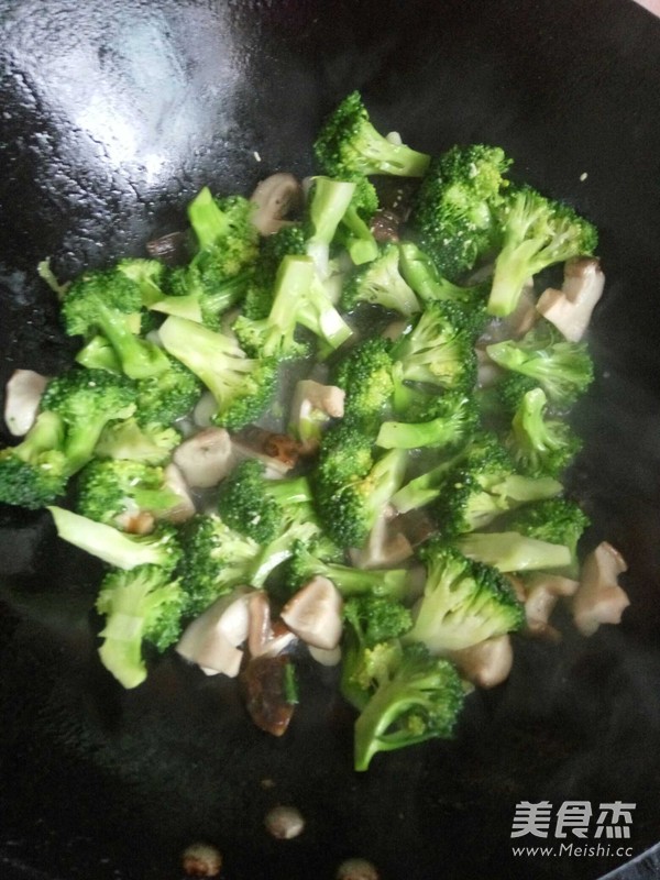 香菇炒西蓝花