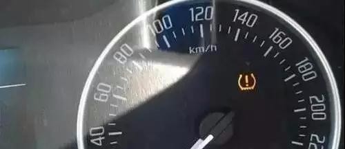 车上这10个灯亮，一定要停车