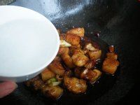 菠萝红烧肉的做法