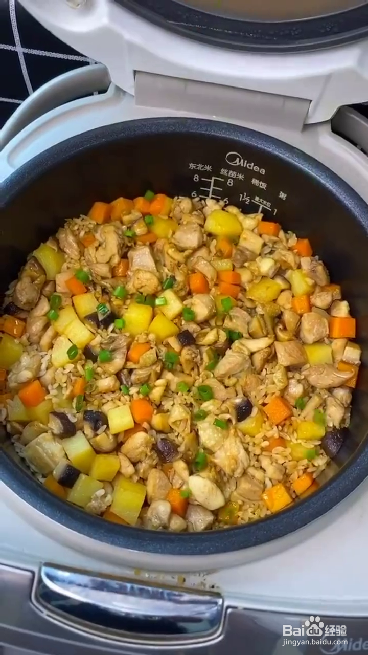 如何制作好吃的鸡腿肉焖饭？