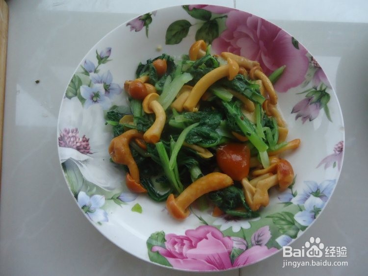 滑子蘑炒小白菜的做法