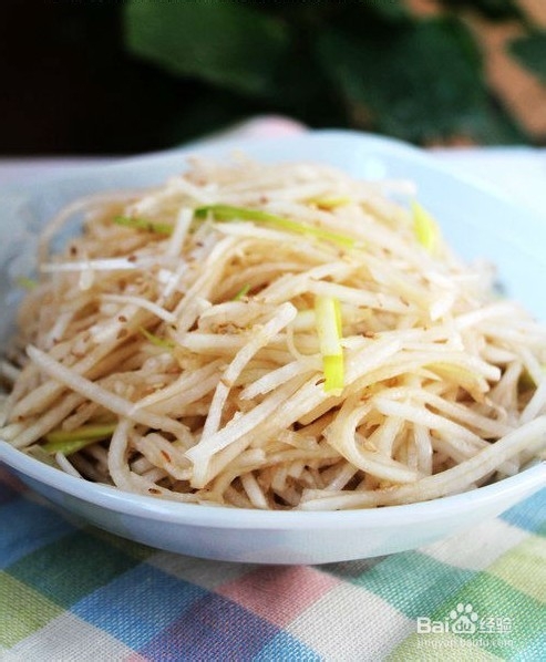 秋季补肺防燥白色蔬菜——凉拌白萝卜丝