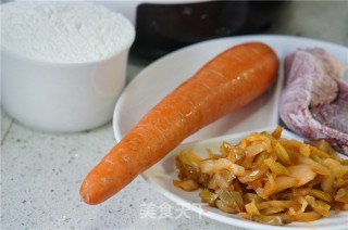 榨菜牛肉胡萝卜面