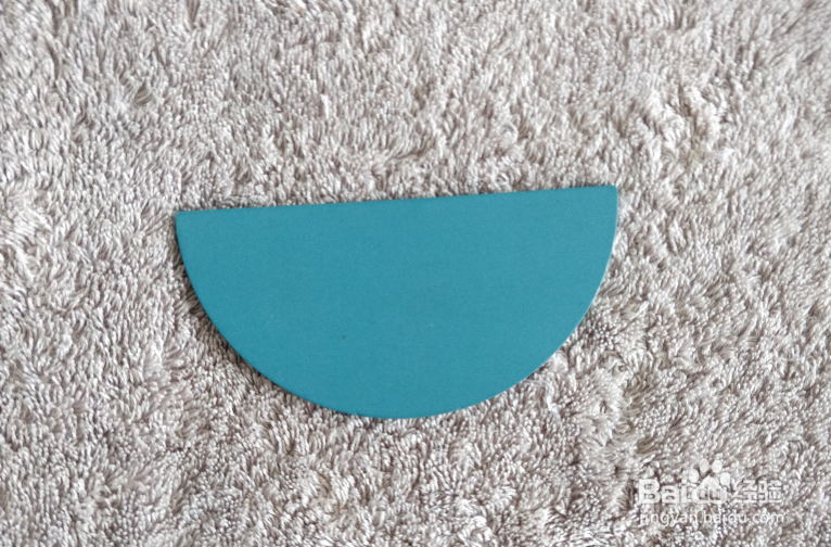 用蒙氏积木怎样拼一只站着拍翅的小鸟？