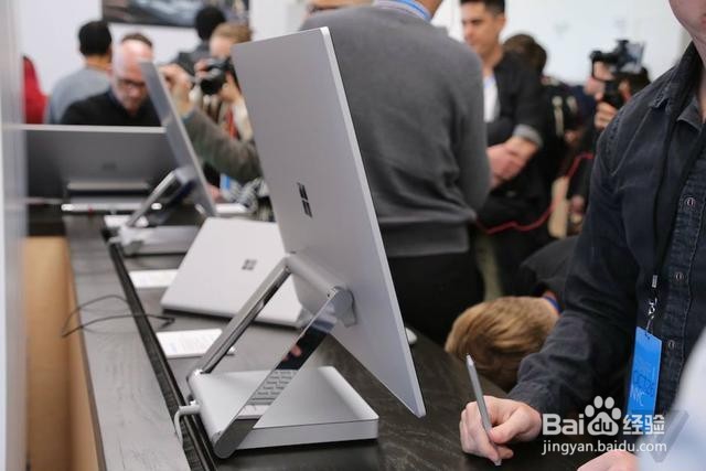 微软Surface Studio一体机真机实拍 占领办公室