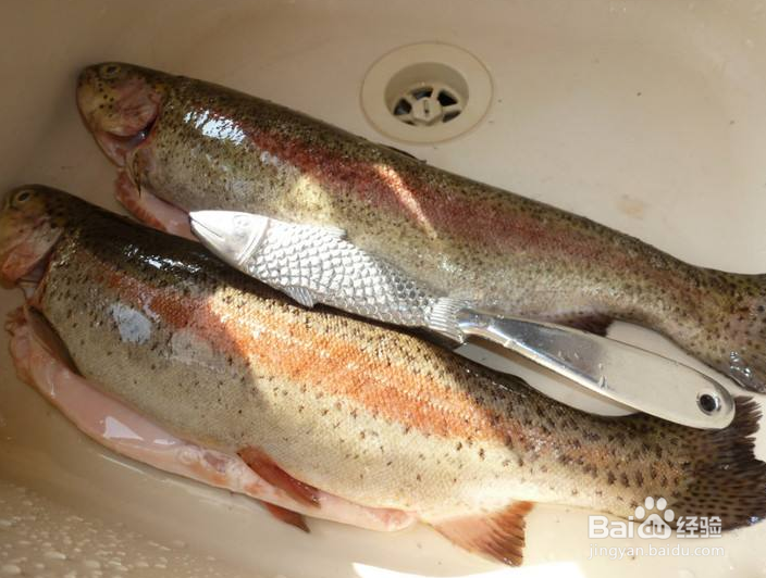 鱼肉和鱼骨头怎么分开