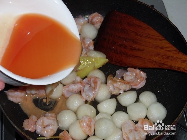 如何烹饪虾好吃——梨味虾球